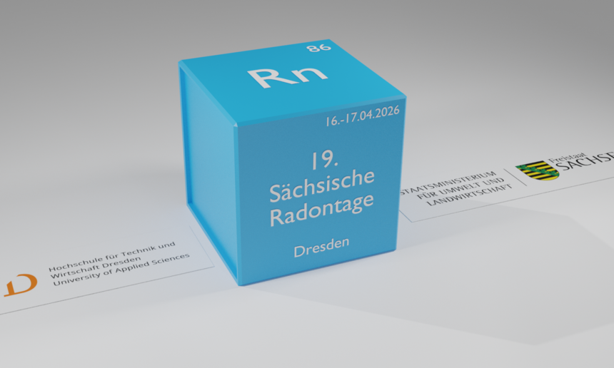 Blauer Würfel mit einer dem Periodensystem agelehnten Darstellung für das Eleemtn Radon und der Aufschrift 19. Sächsische Radontage Dresden"