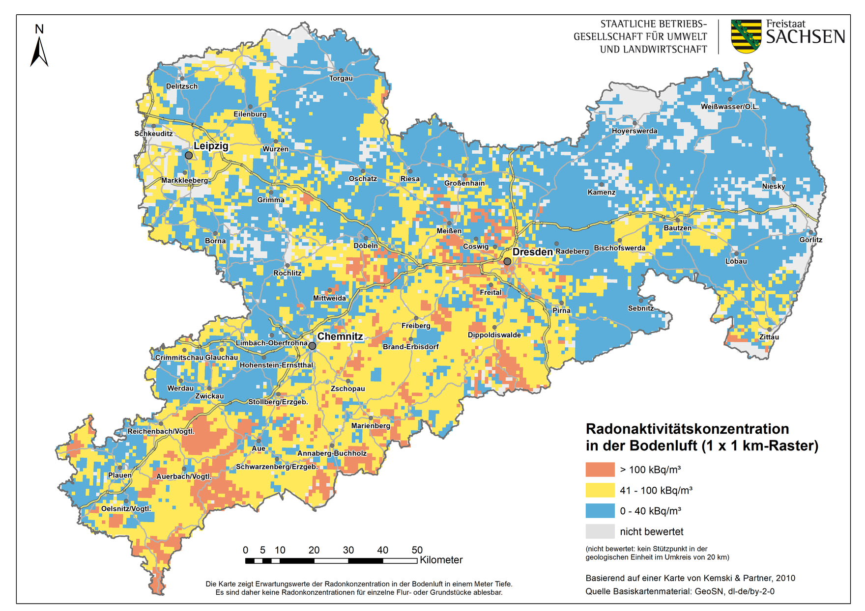Karte des Freistaates Sachsen eingefärbt in der abgeschätzten Radonaktivitätskonzentration in der Bodenluft in 1 x 1 km-Raster.